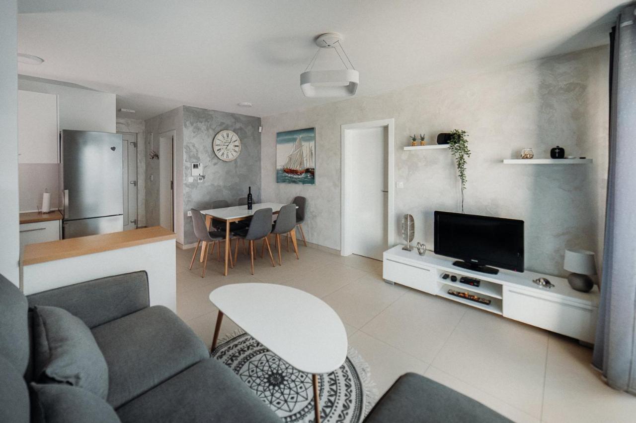 Apartment Eveline Petrcane Exterior photo